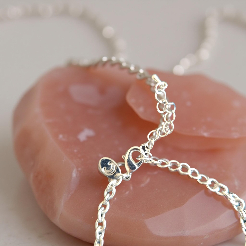 Elegant Silver Chain Link Necklace - Picture 2 of 3